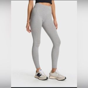 Vuori The Rise The Shine Gray pocket leggings sz Medium